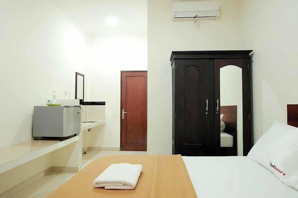 Reddoorz Near Marlboro Hotel Denpasar  2*, Denpasar (Bali)