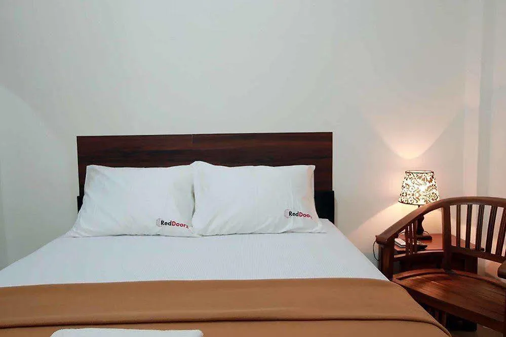 Reddoorz Near Marlboro Hotel Denpasar